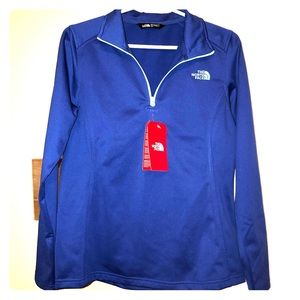 Women’s North Face pullover